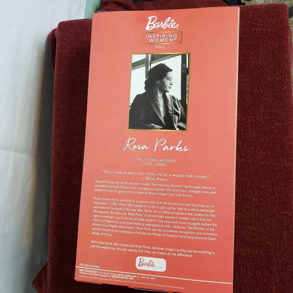 2019 Rosa Parks Barbie Signature Series - Picture 9 of 12